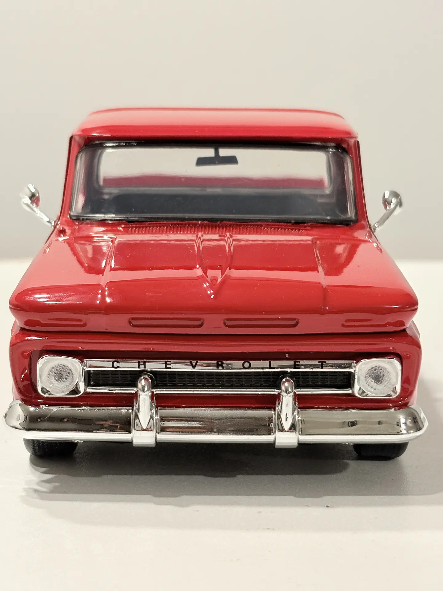 Camioneta Chevrolet C10 Fleetside Pick-Up | Motormax 1:24 26
