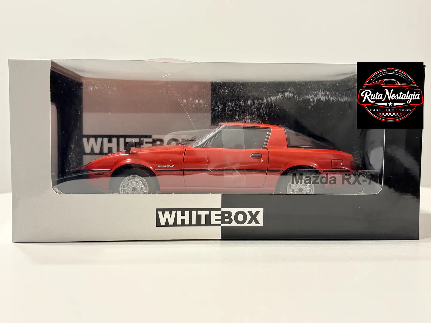 Auto Mazda RX-7 RHD 1980 | WhiteBox Escala 1:24- COPIA 10