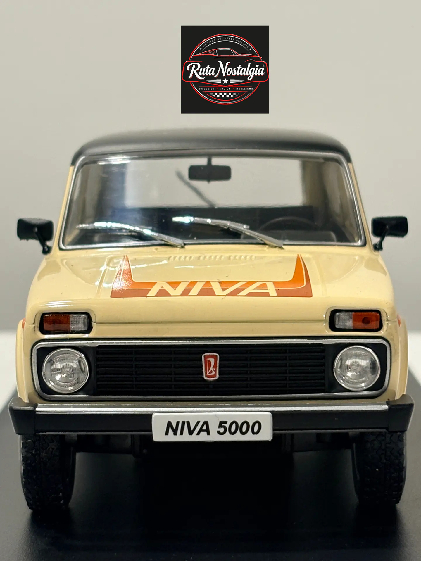 Lada Niva 5000 (1980) | WhiteBox 1:24 Coleccionable 2