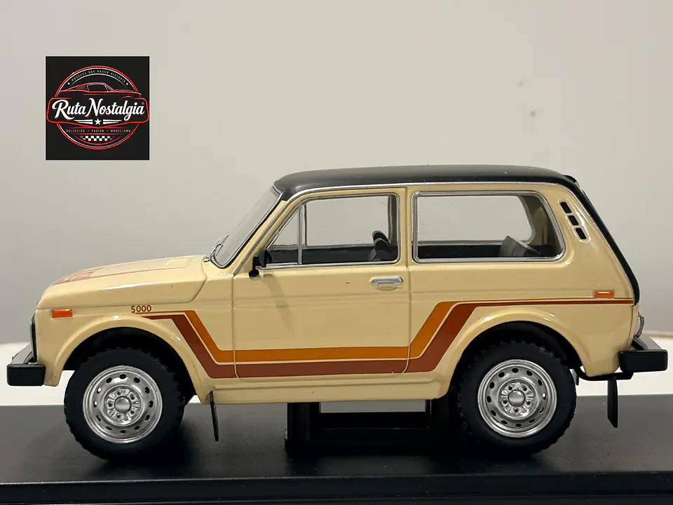 Lada Niva 5000 (1980) | WhiteBox 1:24 Coleccionable 8