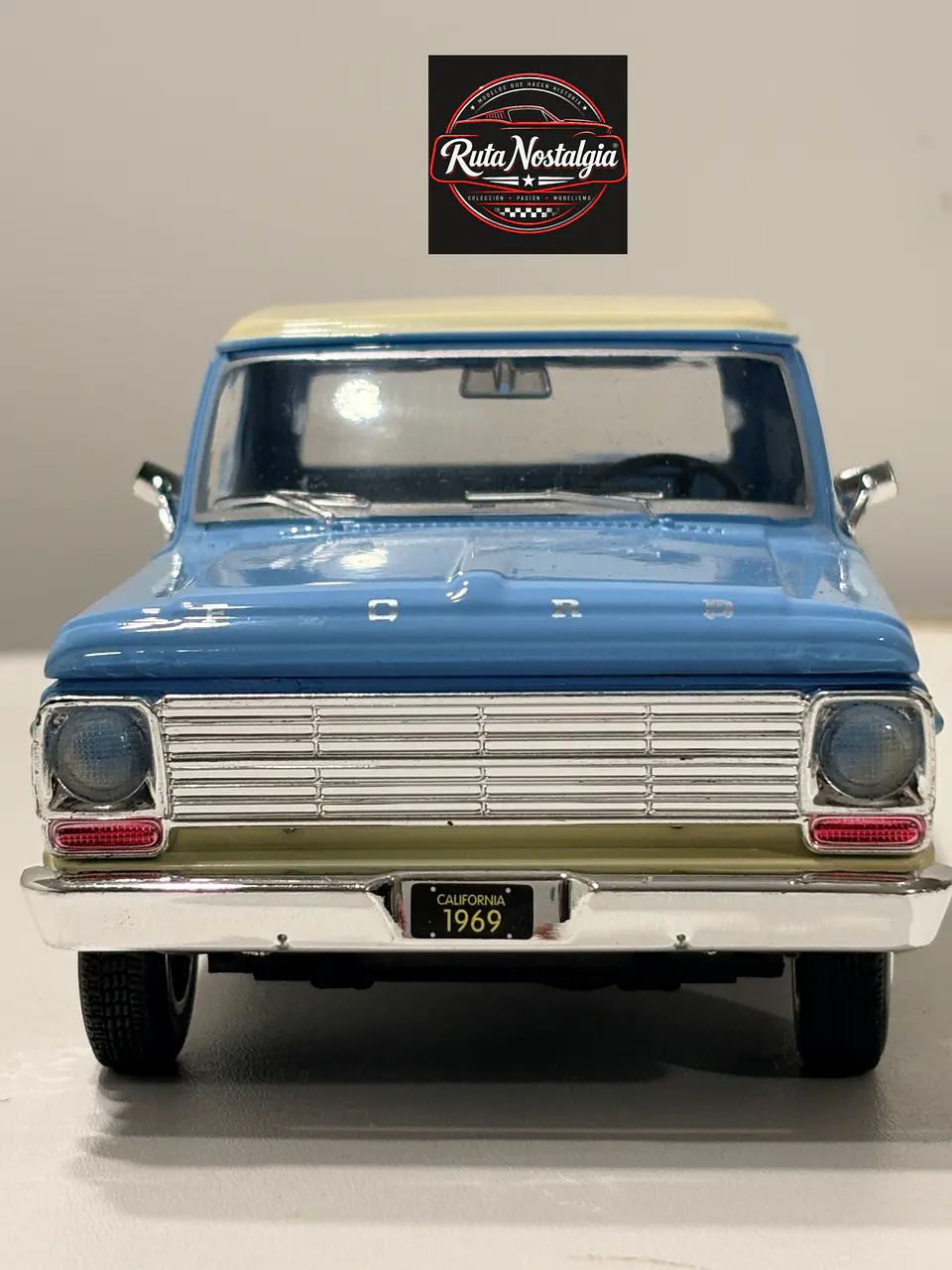 Camioneta Ford F-100 Pickup (1969) | Motormax 1:24  2
