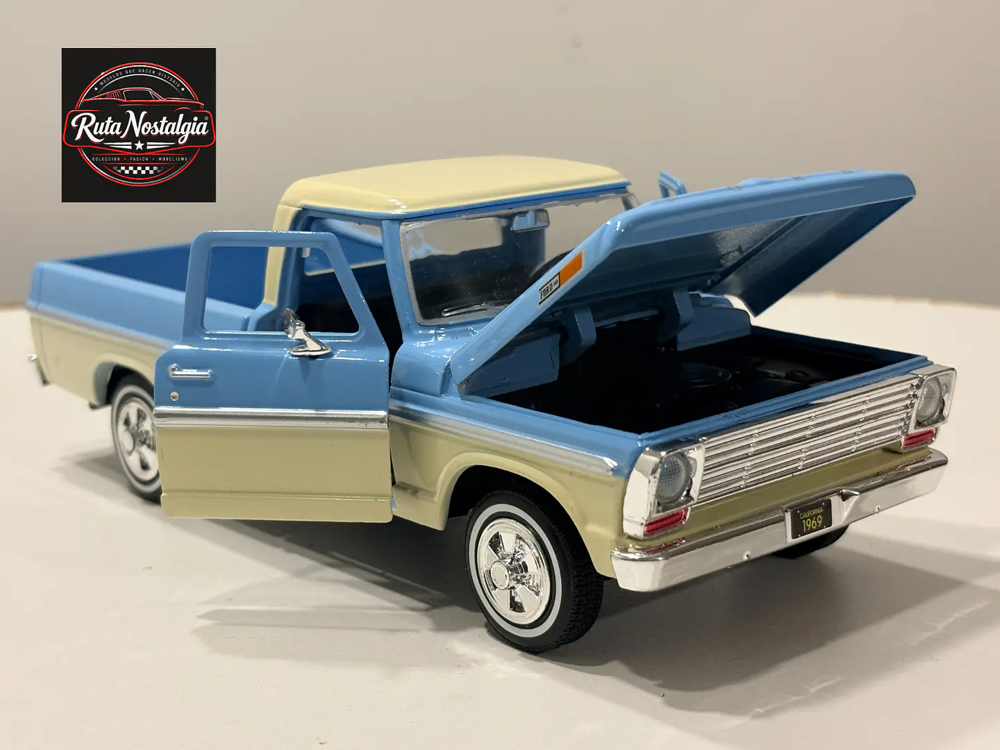Camioneta Ford F-100 Pickup (1969) | Motormax 1:24  4