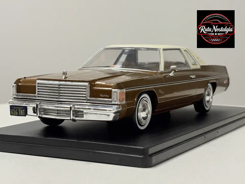 Auto Dodge Royal Monaco Coupe 1977 | WhiteBox 1:24 1