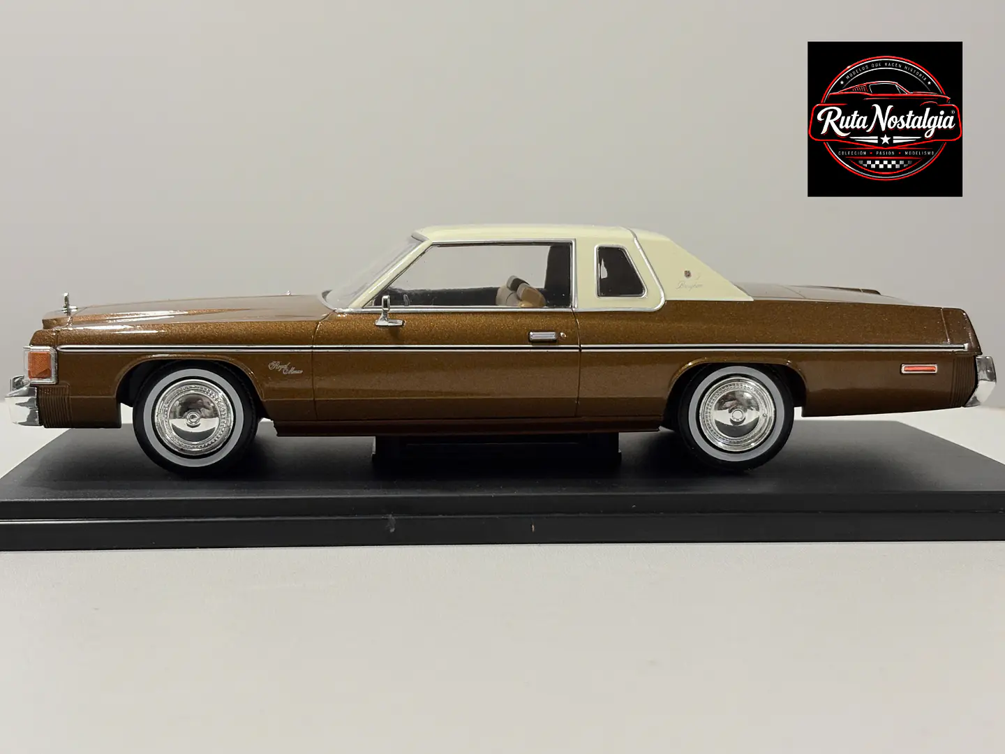 Auto Dodge Royal Monaco Coupe 1977 | WhiteBox 1:24 8