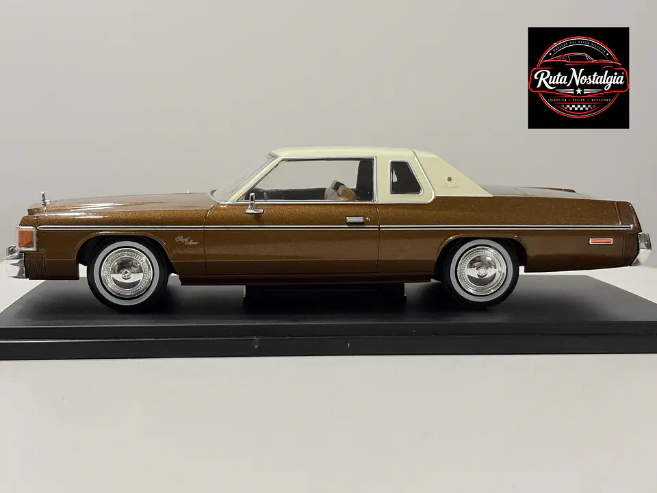 Auto Dodge Royal Monaco Coupe 1977 | WhiteBox 1:24 8