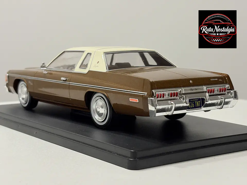 Auto Dodge Royal Monaco Coupe 1977 | WhiteBox 1:24 7