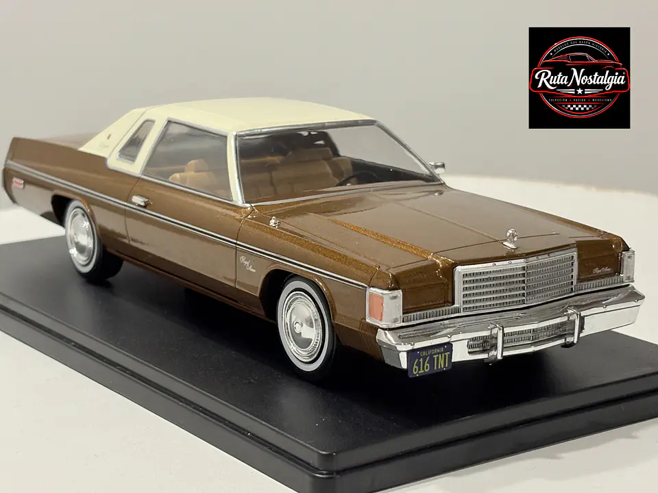 Auto Dodge Royal Monaco Coupe 1977 | WhiteBox 1:24 3