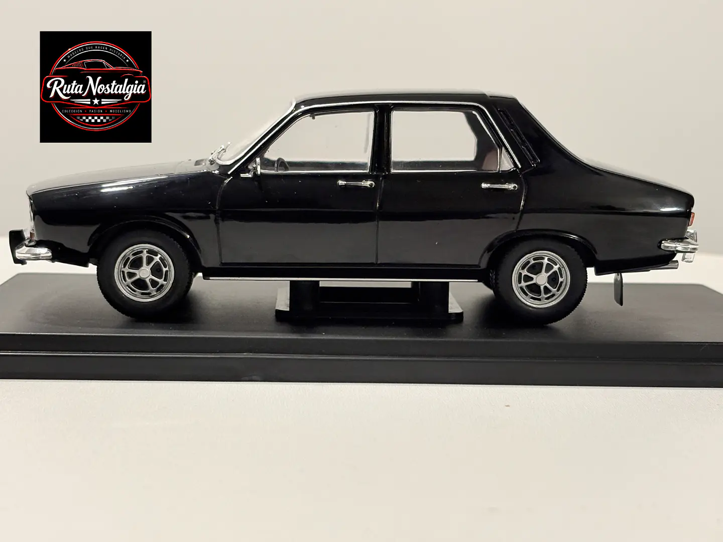 Auto Dacia 1301 (Renault 12) - Rumania. 1969 | WhiteBox 1:24  8