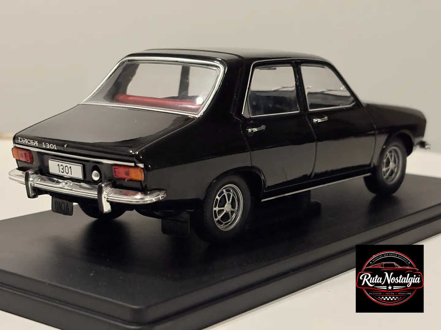 Auto Dacia 1301 (Renault 12) - Rumania. 1969 | WhiteBox 1:24  5