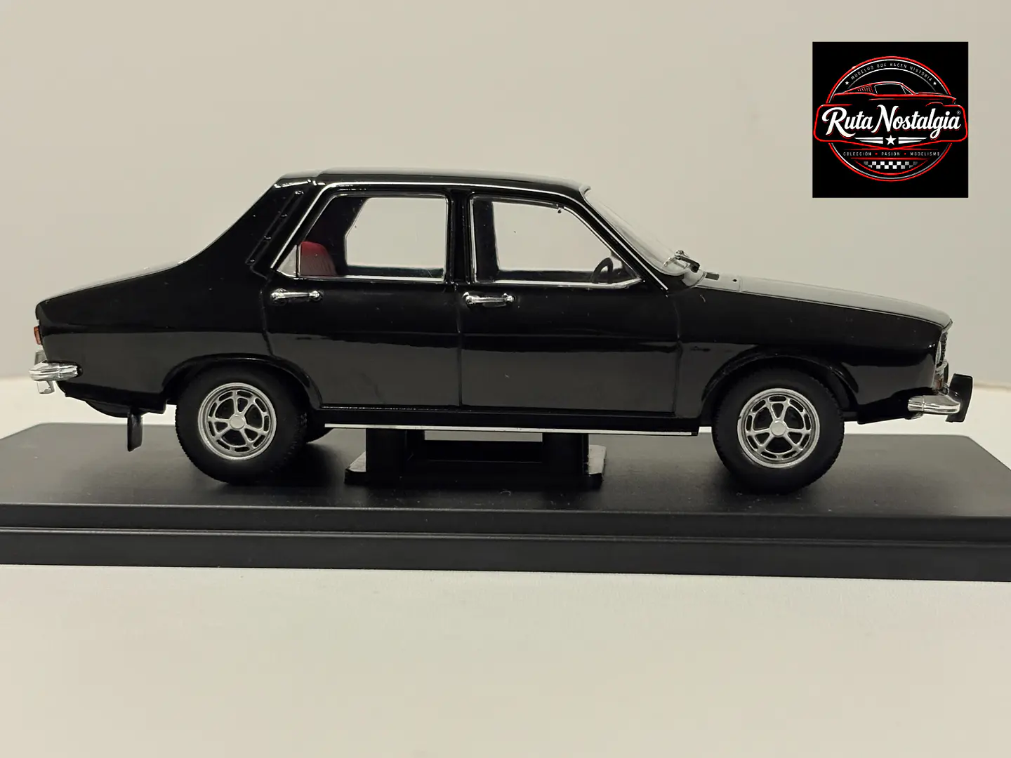 Auto Dacia 1301 (Renault 12) - Rumania. 1969 | WhiteBox 1:24  4