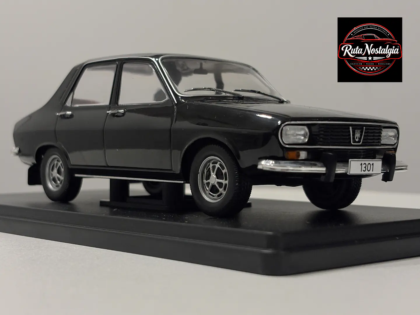 Auto Dacia 1301 (Renault 12) - Rumania. 1969 | WhiteBox 1:24  9