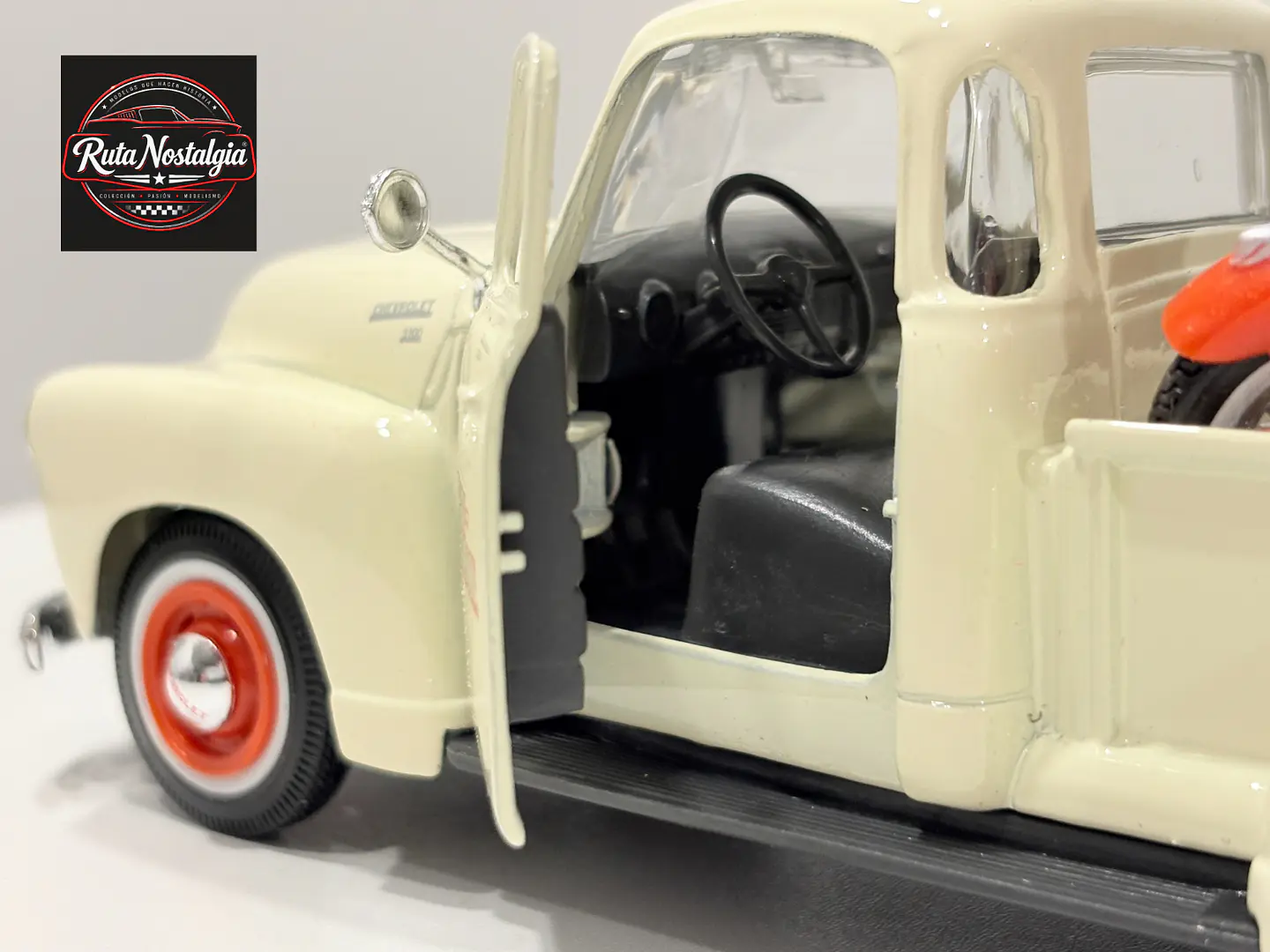 Camioneta Chevrolet 3100 1950 + Moto Harley Davidson | Maisto 1:24 2