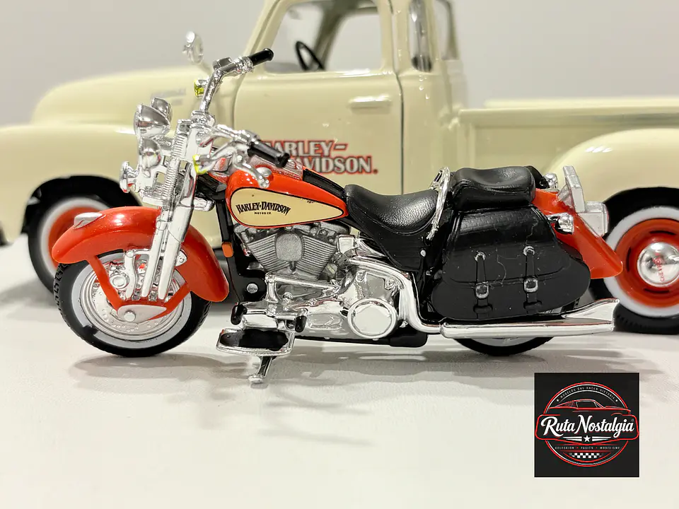 Camioneta Chevrolet 3100 1950 + Moto Harley Davidson | Maisto 1:24 10