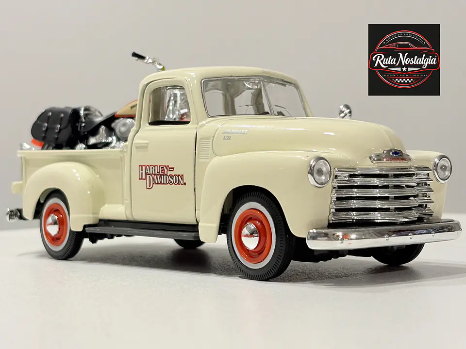 Camioneta Chevrolet 3100 1950 + Moto Harley Davidson | Maisto 1:24 11
