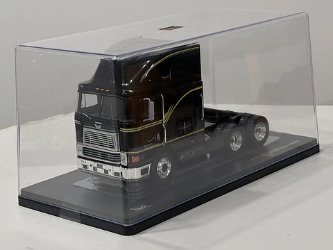 Camión International Eagle 9800 (1995) | IXO 1:43  - SIN CAJA DE CARTÓN, PROTECTOR ACRÍLICO DAÑADO
