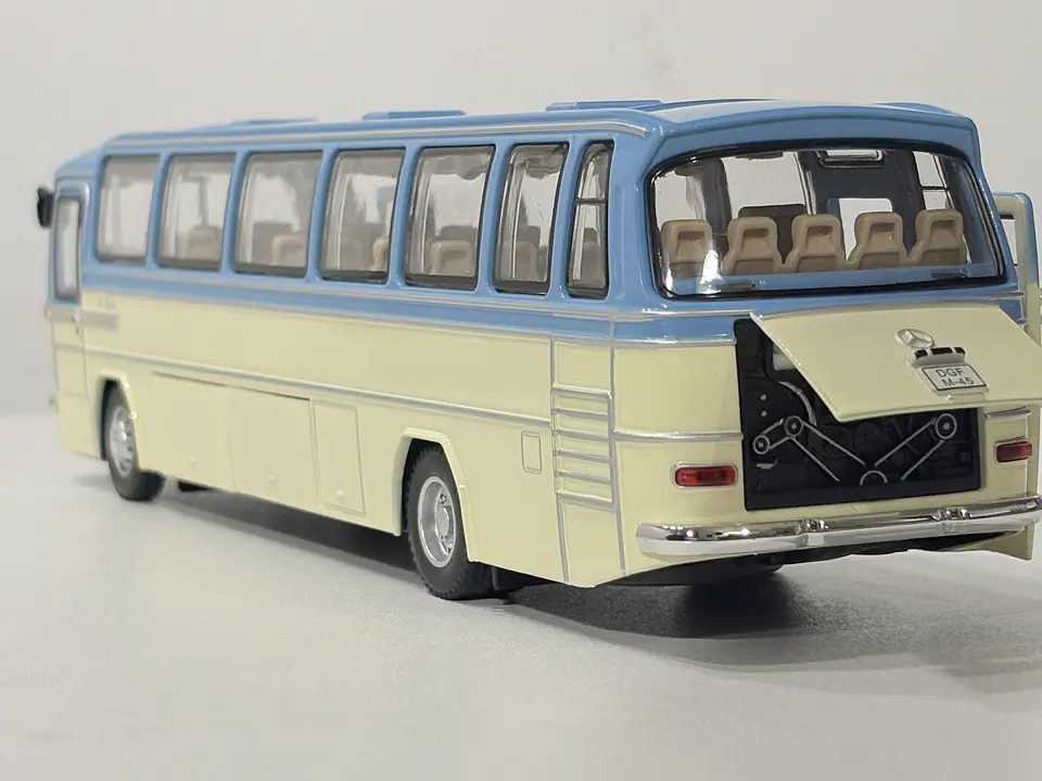 Bus Mercedes Benz O-302 - Grand Alliance Models - 1:24 (China). Diecast con sonido 10