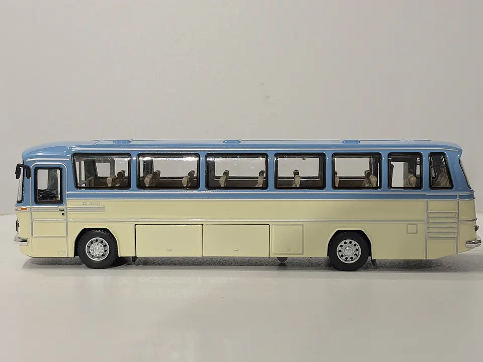Bus Mercedes Benz O-302 - Grand Alliance Models - 1:24 (China). Diecast con sonido 11