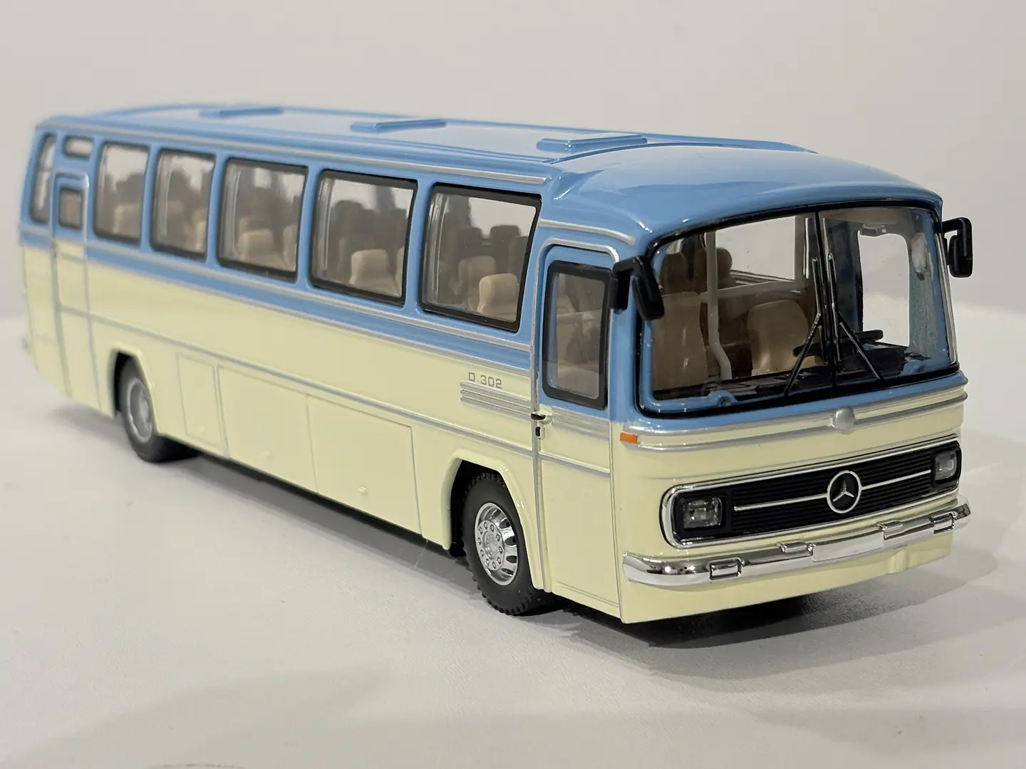Bus Mercedes Benz O-302 - Grand Alliance Models - 1:24 (China). Diecast con sonido 12