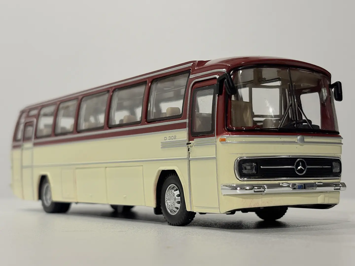Bus Mercedes Benz O-302 - Grand Alliance Models - 1:24 (China). Diecast con sonido 16