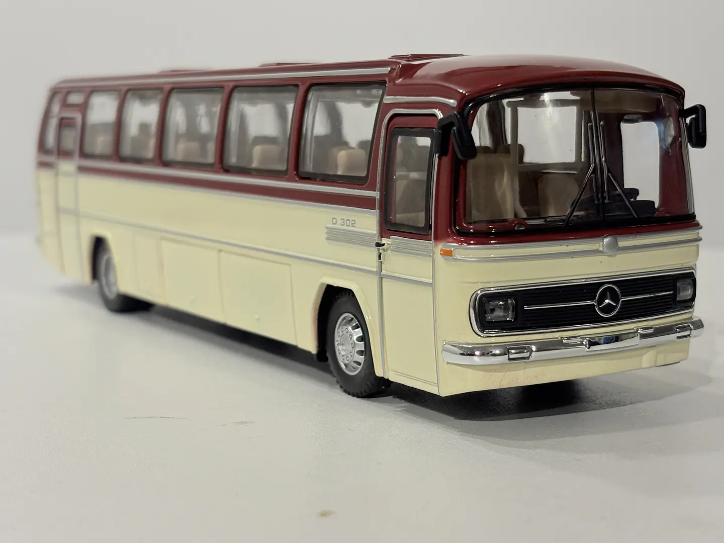 Bus Mercedes Benz O-302 - Grand Alliance Models - 1:24 (China). Diecast con sonido 24