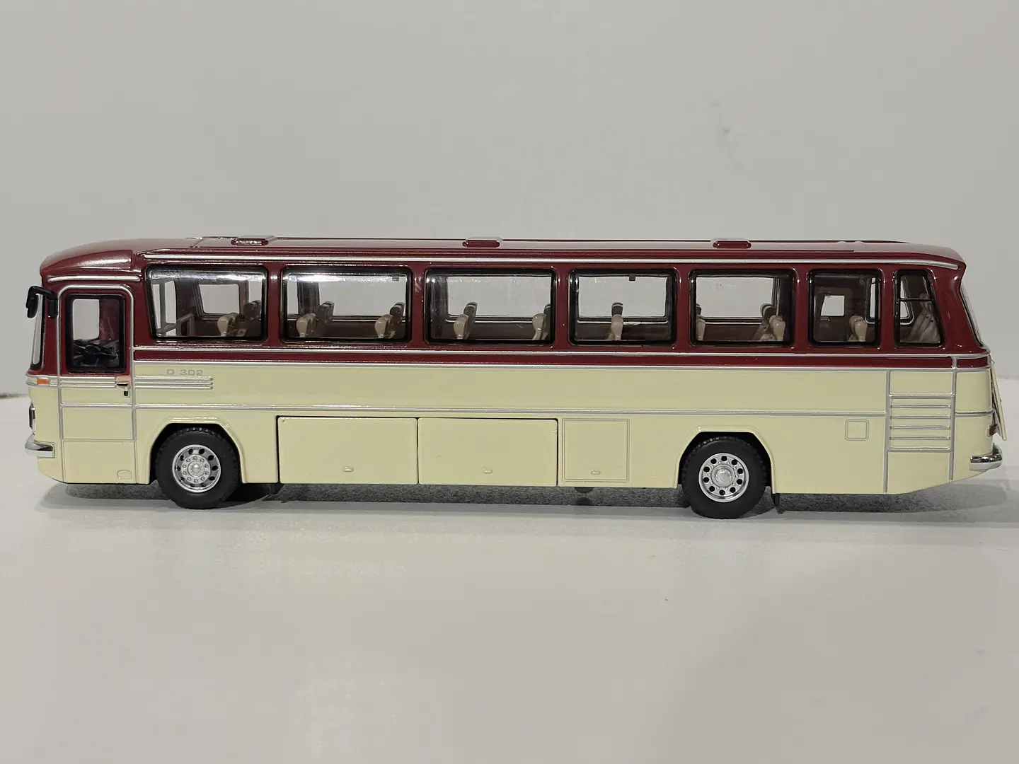 Bus Mercedes Benz O-302 - Grand Alliance Models - 1:24 (China). Diecast con sonido 23