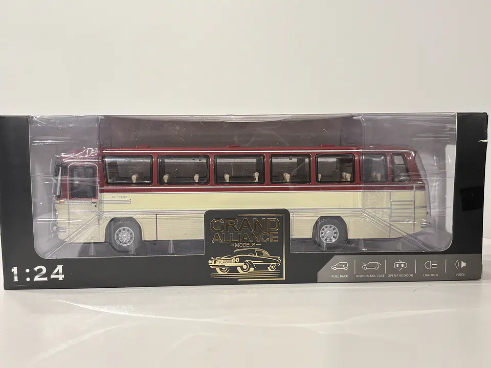 Bus Mercedes Benz O-302 - Grand Alliance Models - 1:24 (China). Diecast con sonido 25