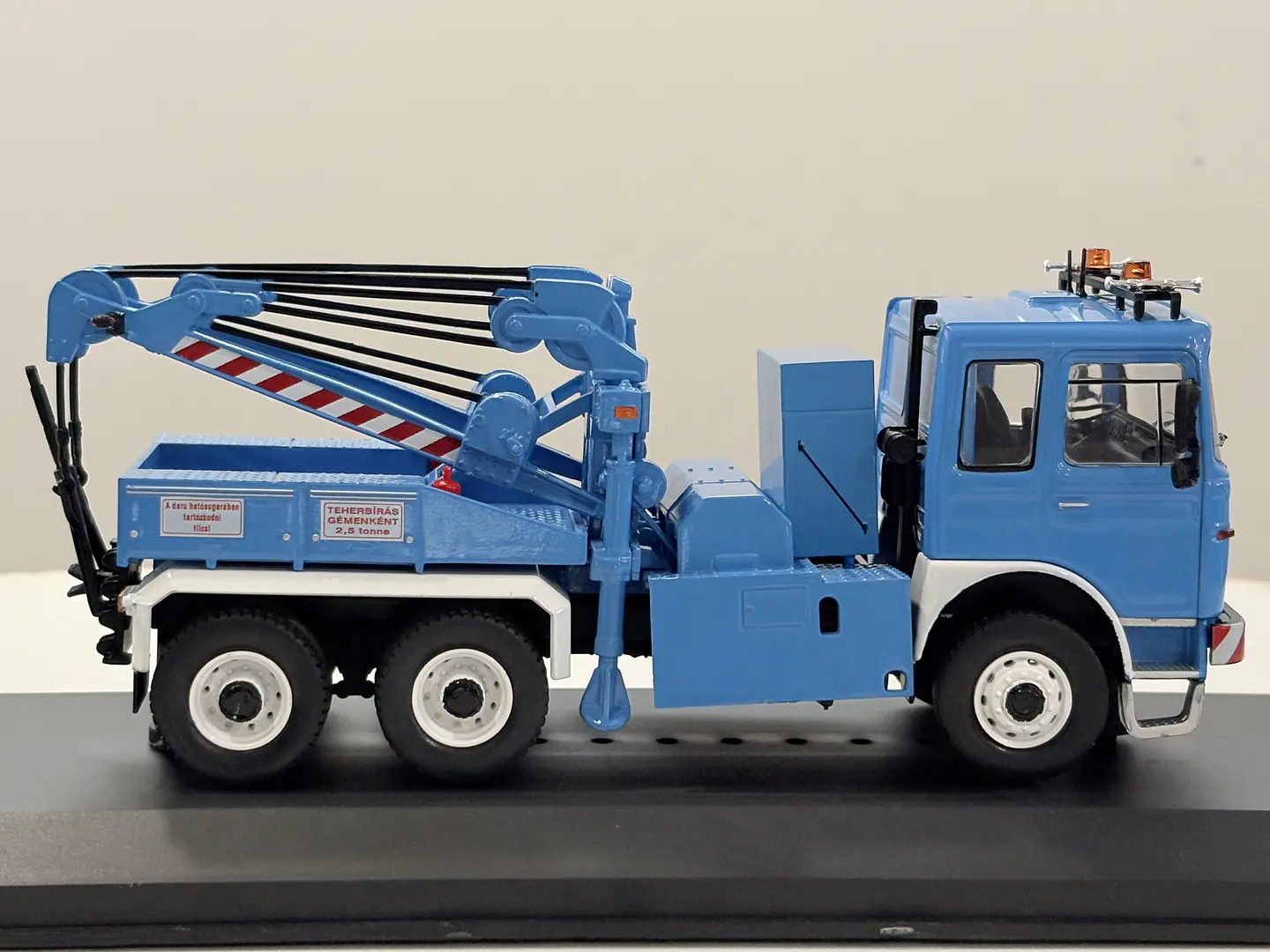 Grúa MAN F8 26.281 Wrecker (1970's) | IXO 1:43 4