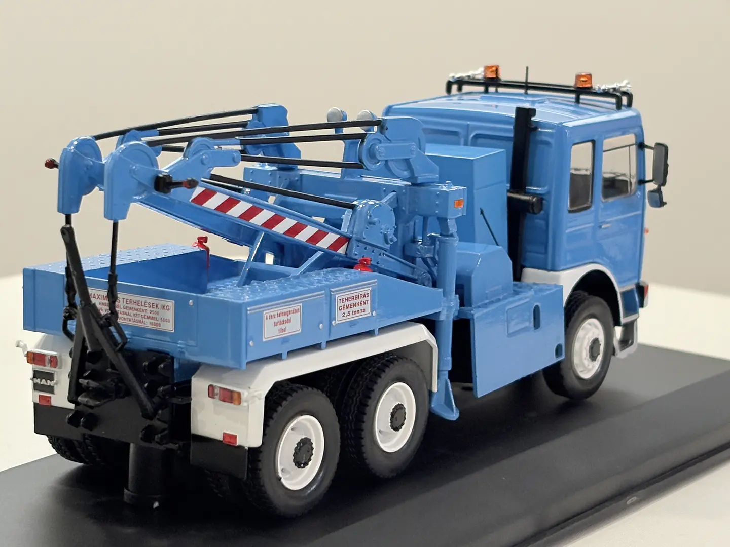 Grúa MAN F8 26.281 Wrecker (1970's) | IXO 1:43 5