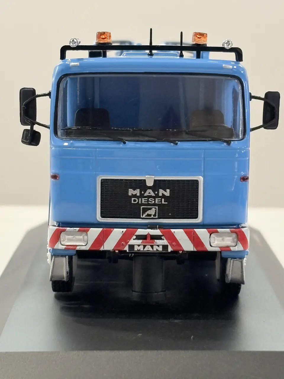 Grúa MAN F8 26.281 Wrecker (1970's) | IXO 1:43 2