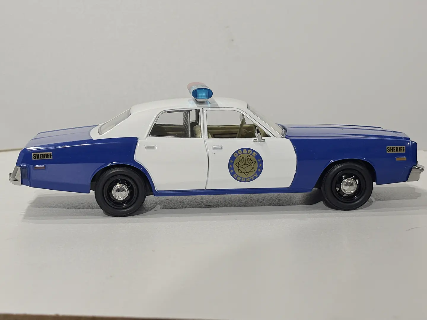 Auto Plymouth Fury 1975 Osage County Sheriff Greenlight 1:24 6