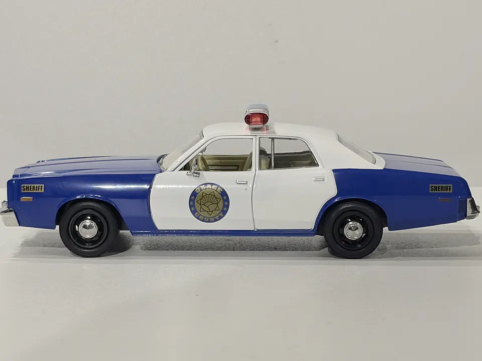 Auto Plymouth Fury 1975 Osage County Sheriff Greenlight 1:24 9