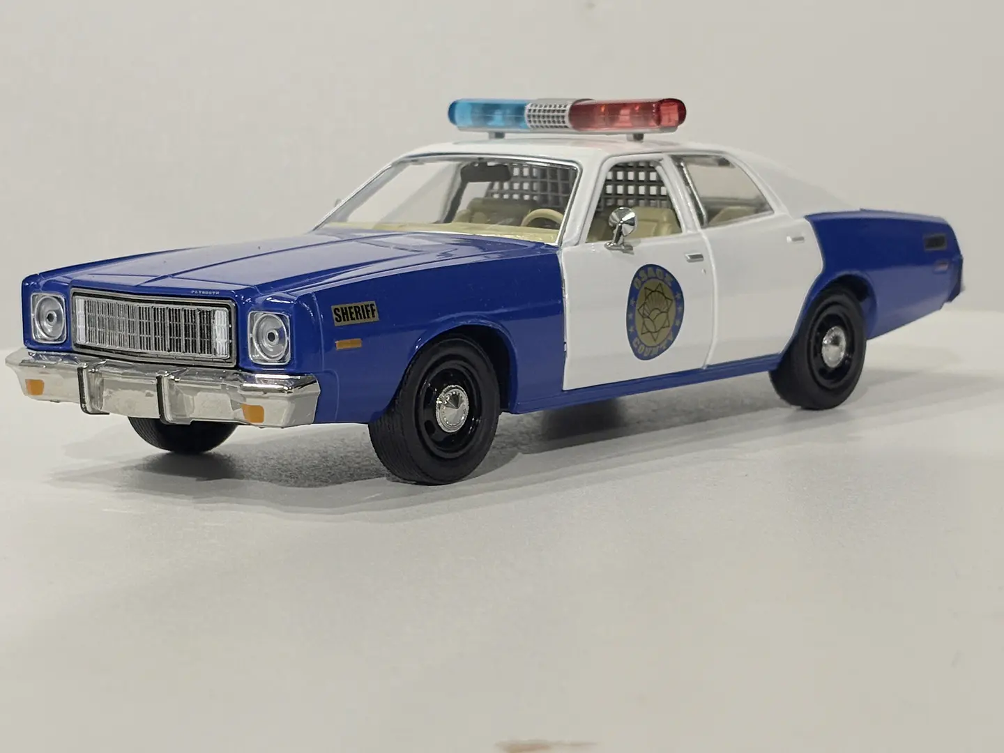 Auto Plymouth Fury 1975 Osage County Sheriff Greenlight 1:24 1
