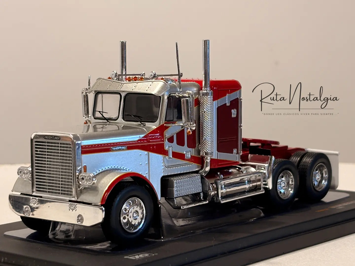 Camión Freightliner FLC 120 64T (1977) | IXO 1:43- 2° SELECCIÓN 1