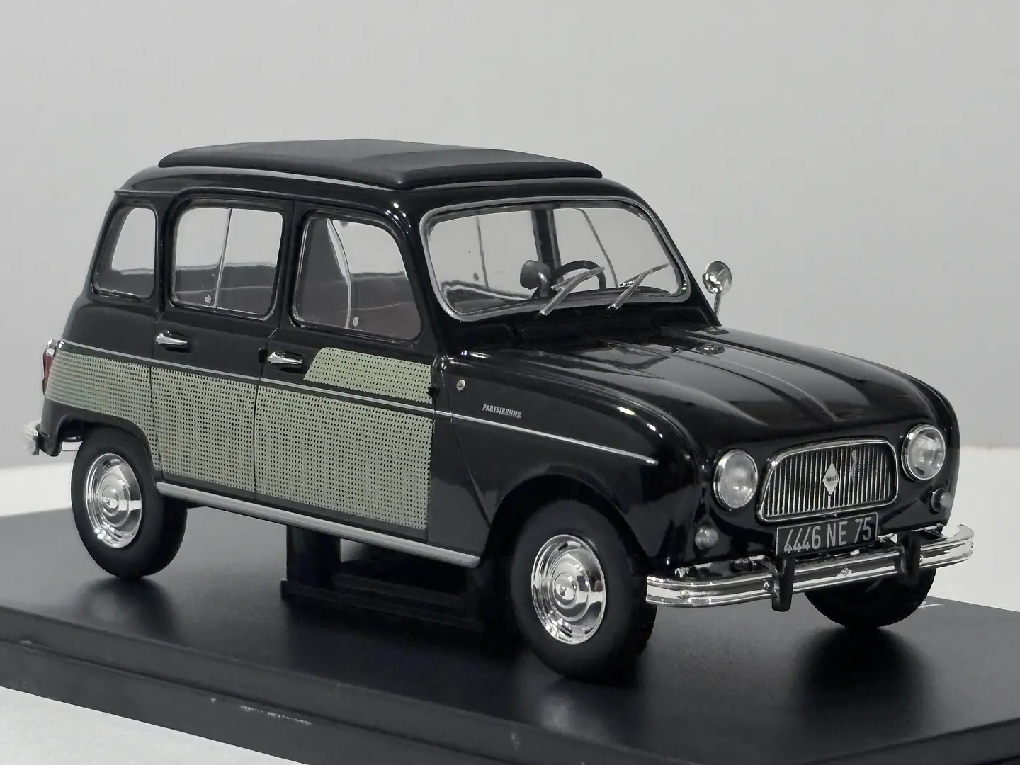 Renault 4L Parisienne 1966 | Edicola 1:24 2