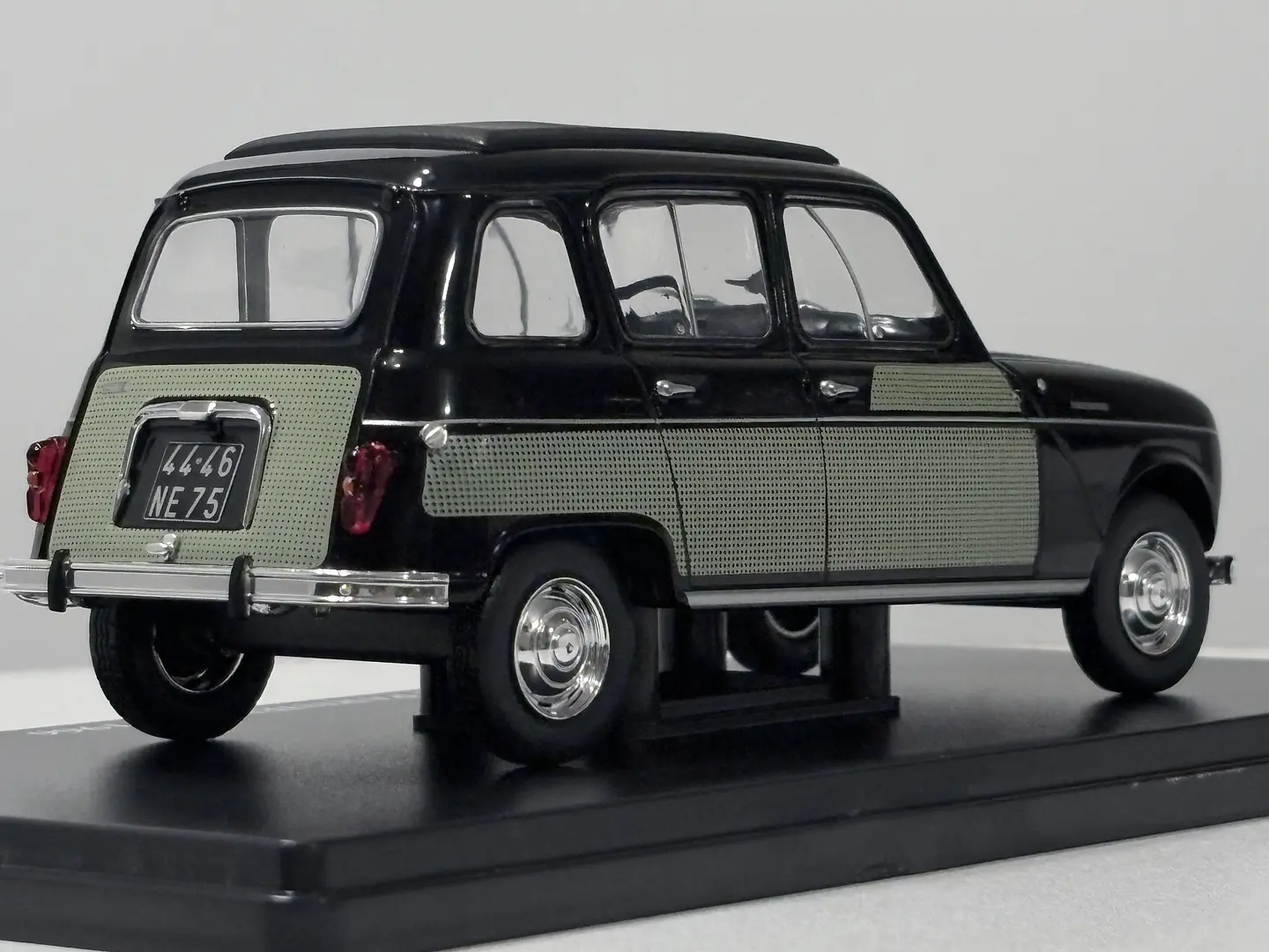 Renault 4L Parisienne 1966 | Edicola 1:24 4