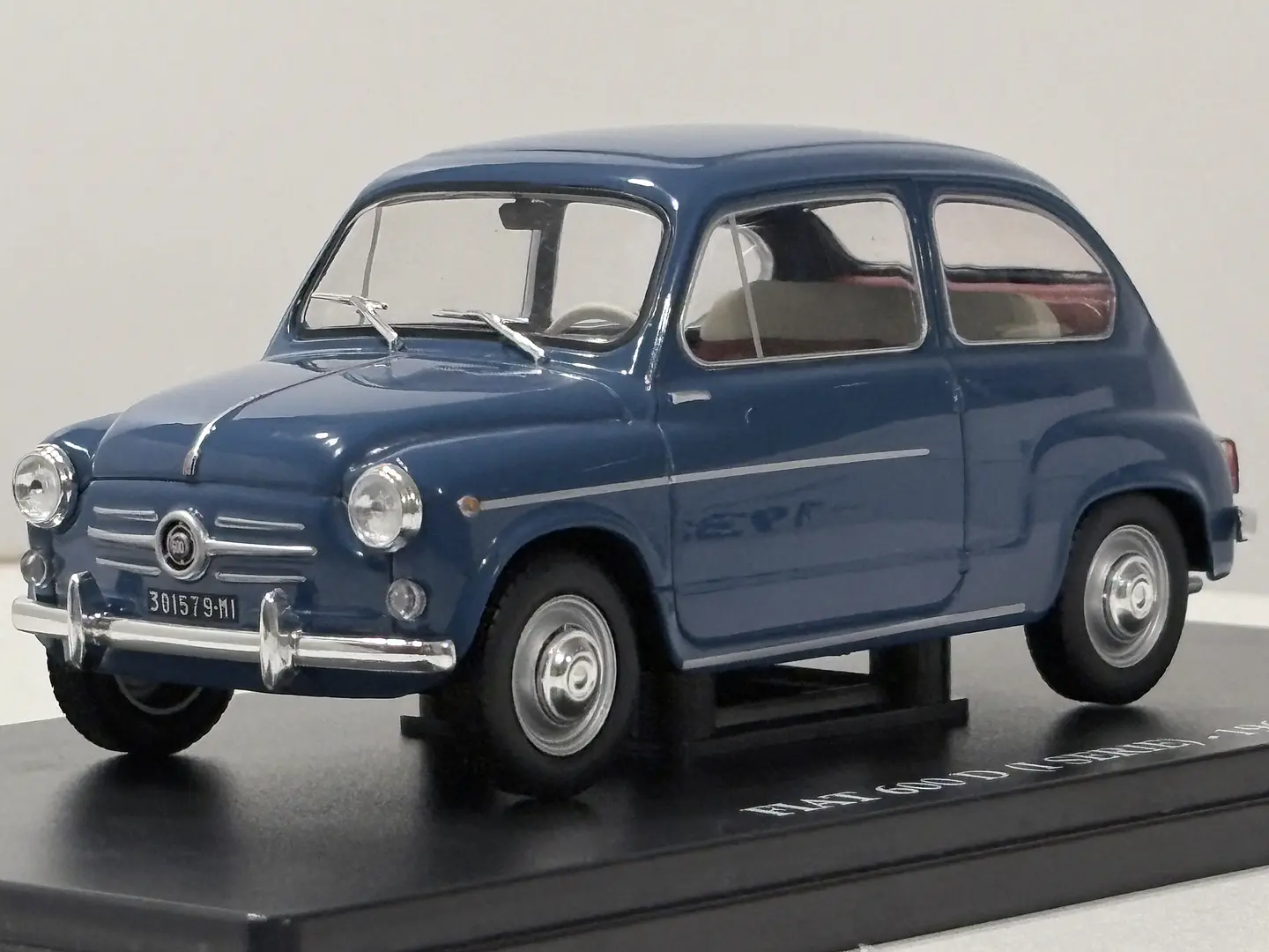 Fiat 600D 1960 | Escala 1:24 Edicola 3