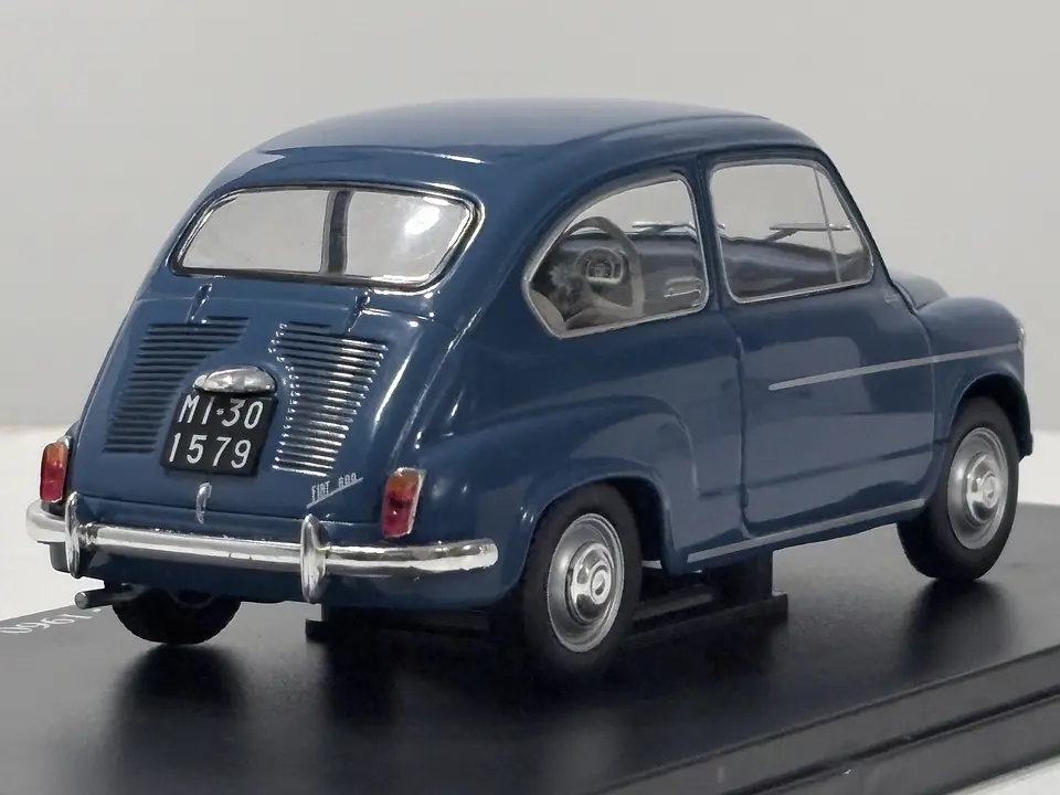 Fiat 600D 1960 | Escala 1:24 Edicola 6