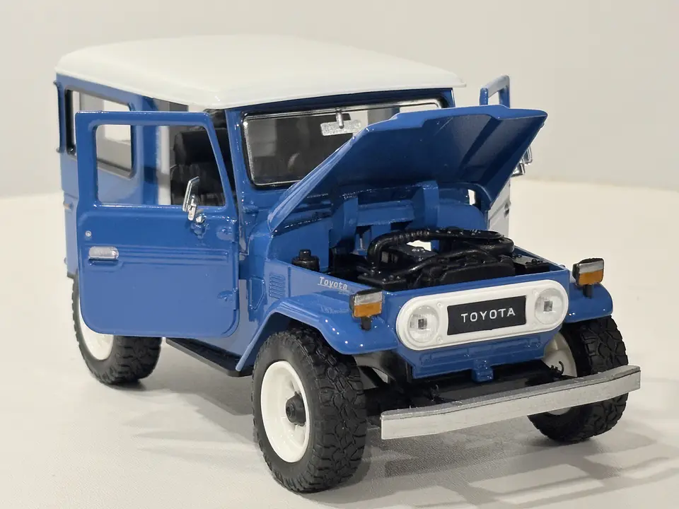 Toyota FJ40 1974 Land Cruiser Escala 1:24 MotorMax 2