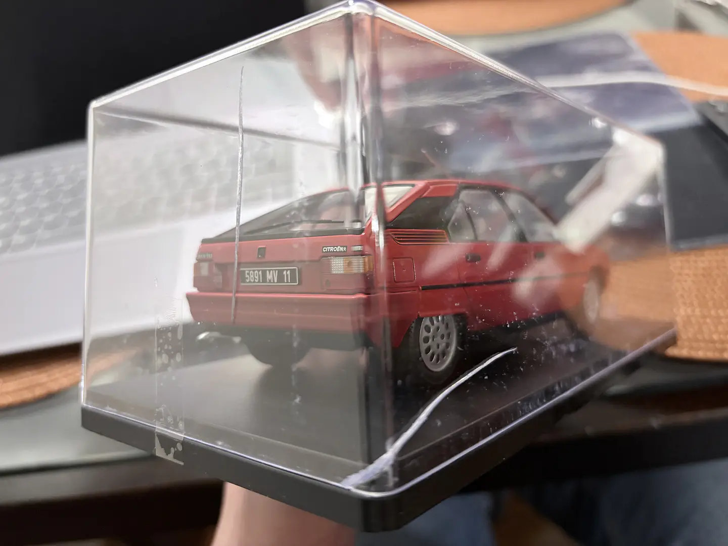Citroën BX 16 TRS 1983 Rojo Escala 1:24 Edicola 2