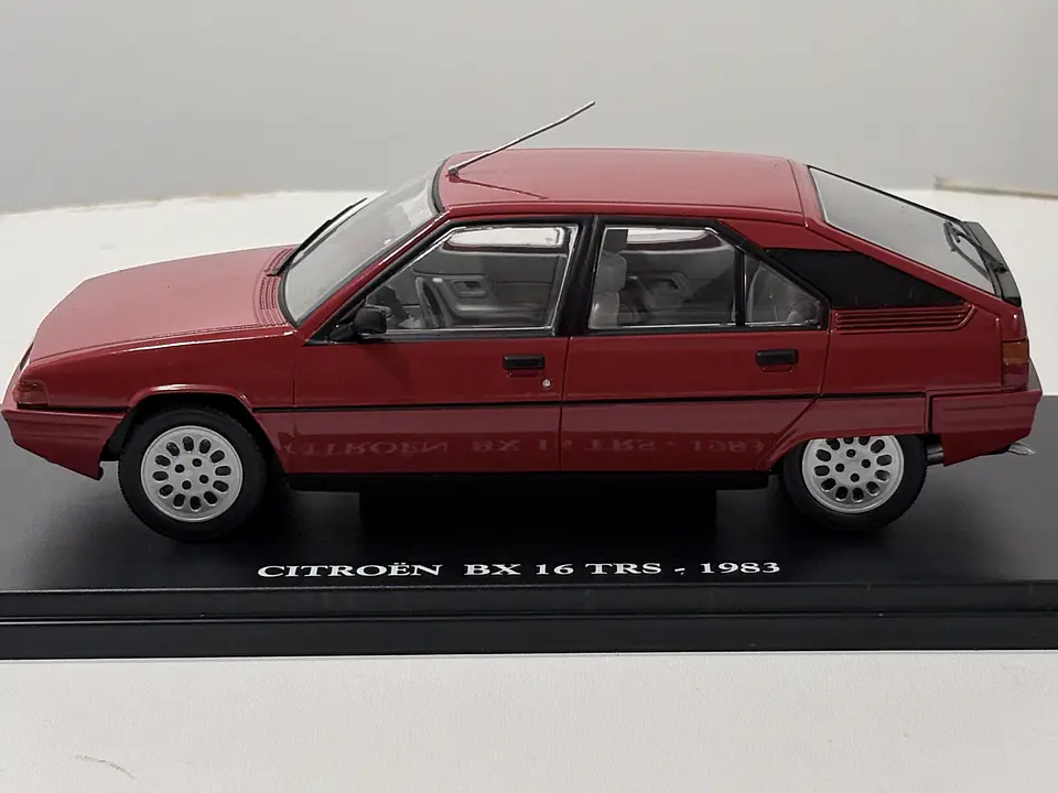 Citroën BX 16 TRS 1983 Rojo Escala 1:24 Edicola 8