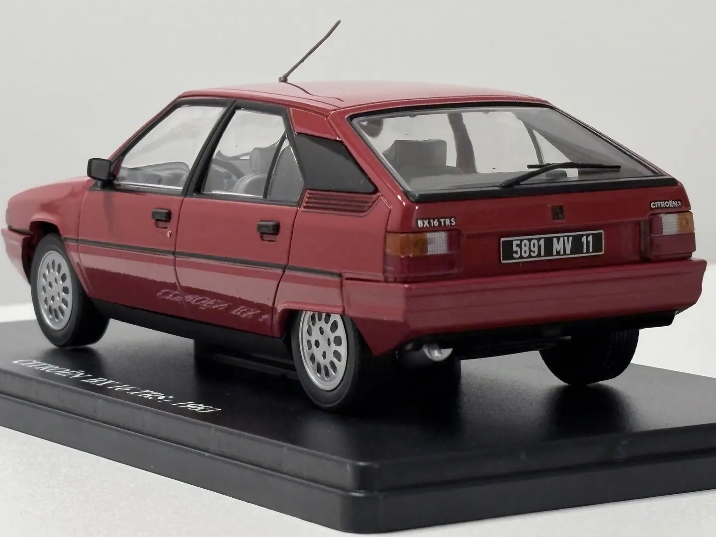 Citroën BX 16 TRS 1983 Rojo Escala 1:24 Edicola 7