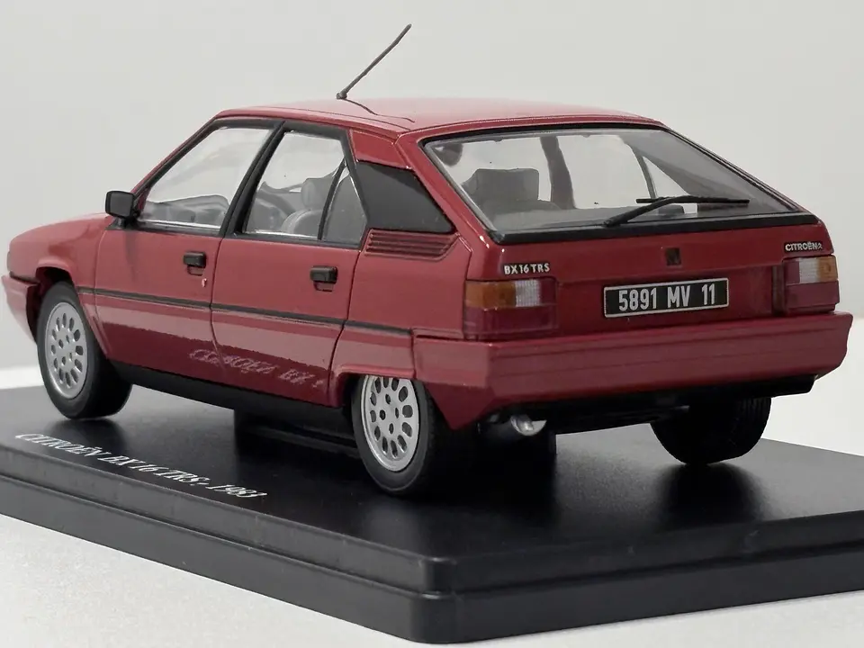 Citroën BX 16 TRS 1983 Rojo Escala 1:24 Edicola 7