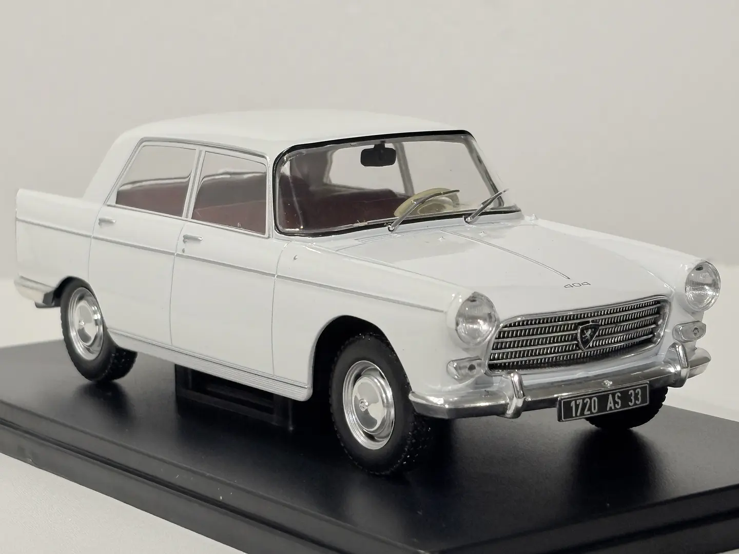 Peugeot 404 1962 Blanco | Escala 1:24 Edicola 1