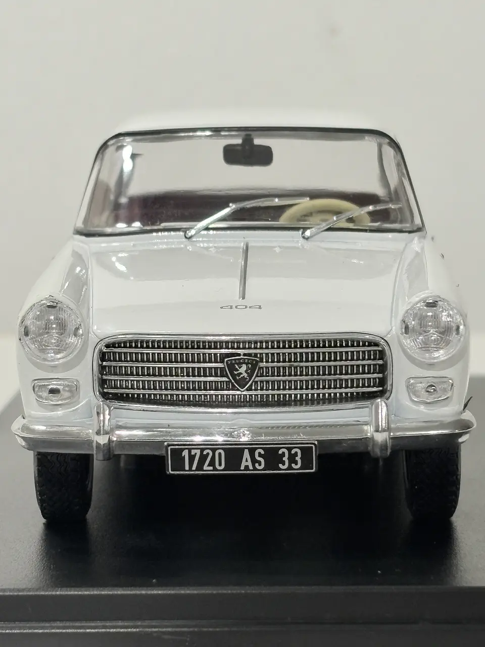 Peugeot 404 1962 Blanco | Escala 1:24 Edicola 2