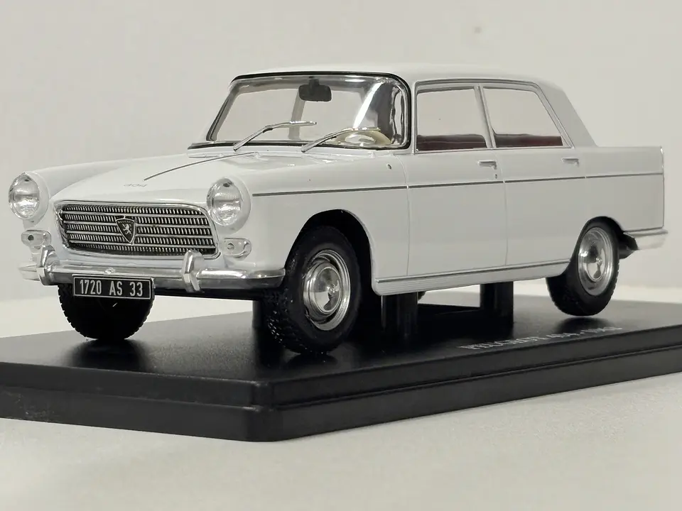 Peugeot 404 1962 Blanco | Escala 1:24 Edicola 3