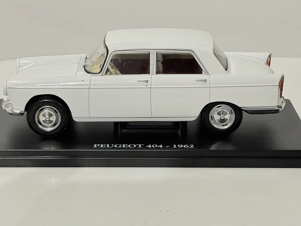 Peugeot 404 1962 Blanco | Escala 1:24 Edicola 4
