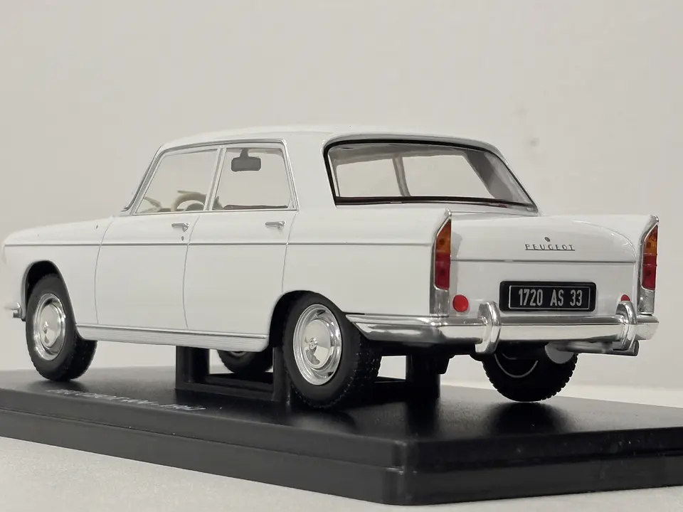 Peugeot 404 1962 Blanco | Escala 1:24 Edicola 5
