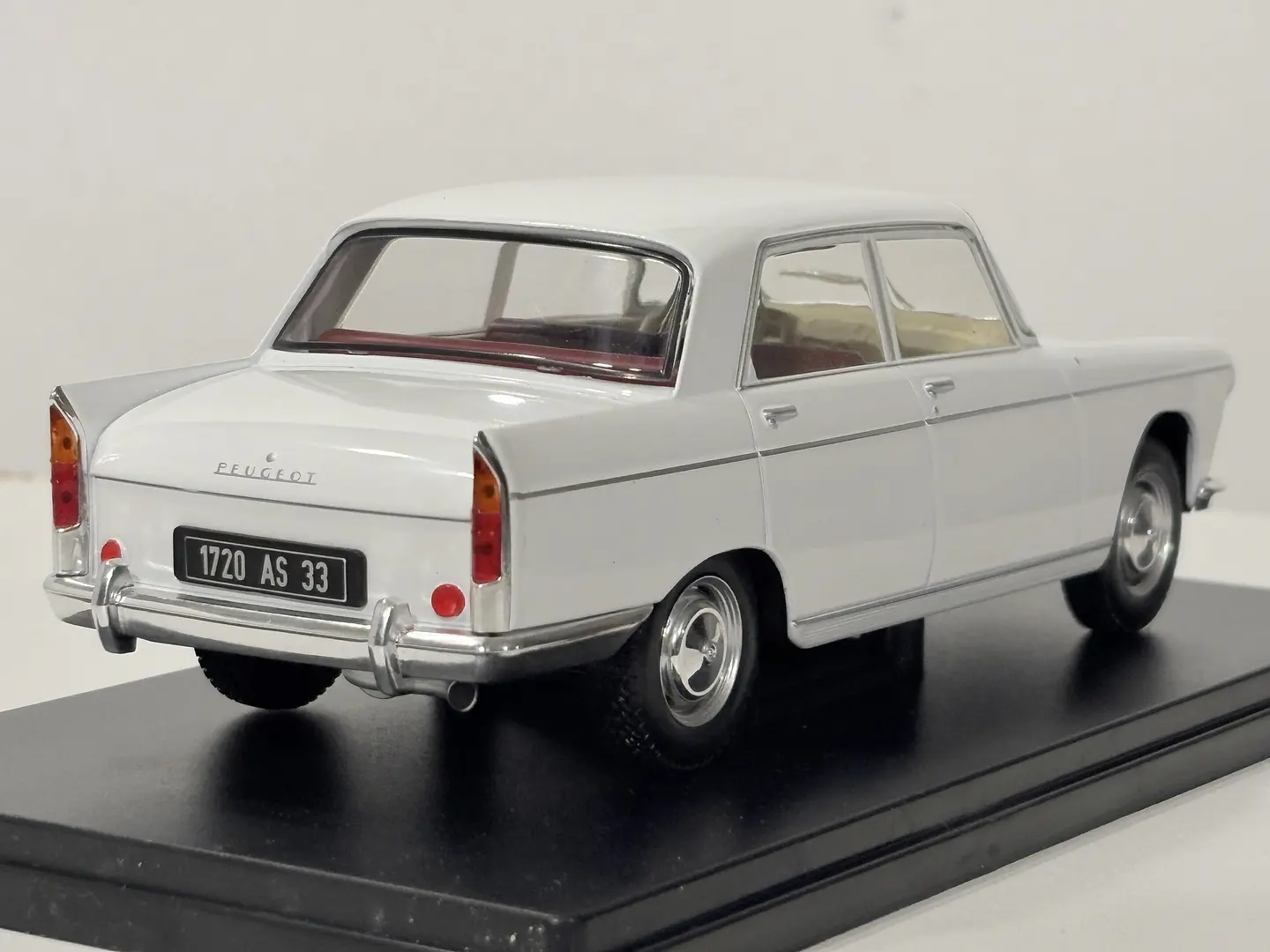 Peugeot 404 1962 Blanco | Escala 1:24 Edicola 6