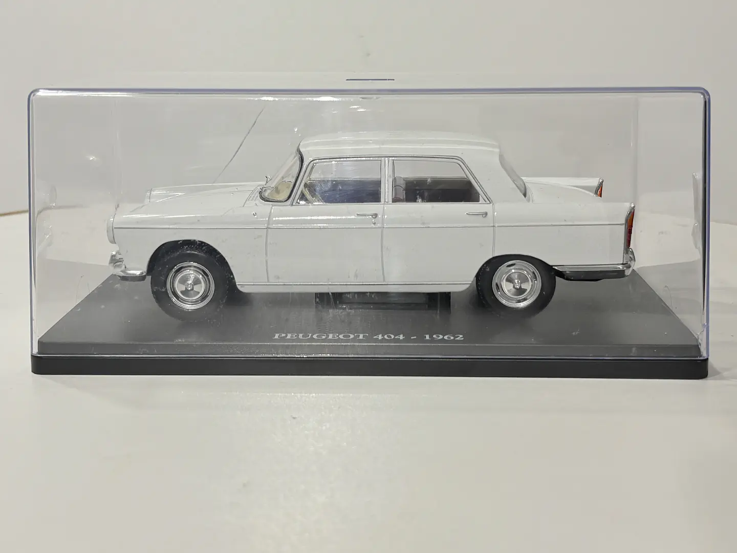 Peugeot 404 1962 Blanco | Escala 1:24 Edicola 9