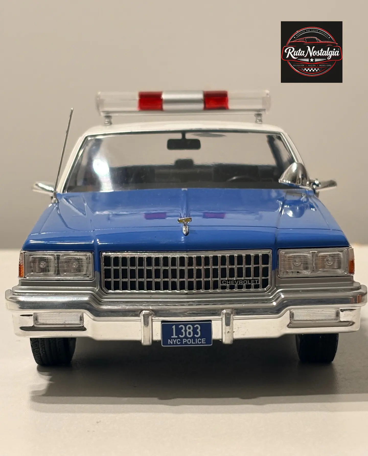 Auto Chevrolet Caprice 1987 NYPD MCG Escala 1:18- 2° SE.LECCIÓN 5